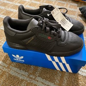 (unworn) Yeezy Powerphase Calabasas